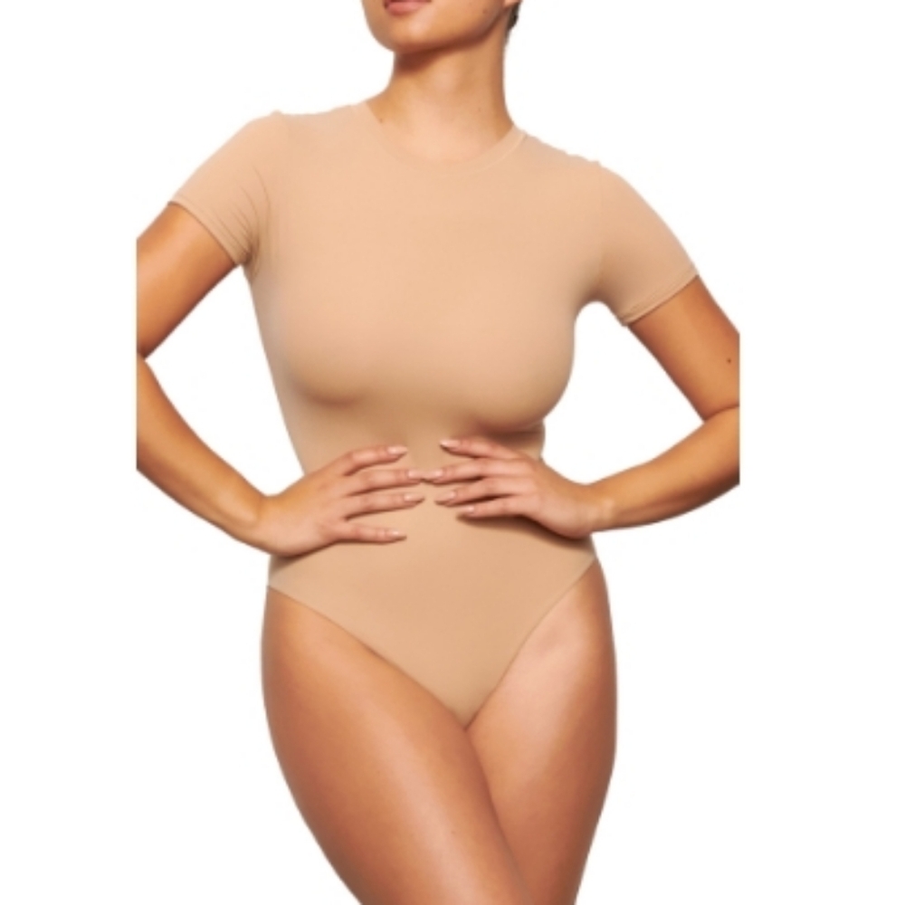 Skims Fits Everybody T-Shirt Bodysuit Size XS Nwt